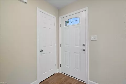 Entry Way - 3117 Lyons Ave, Norfolk, VA 23509 photo 1 of 3
