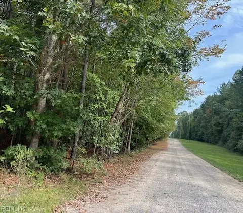 12 7ac Berry Ln, Surry County, VA 23881