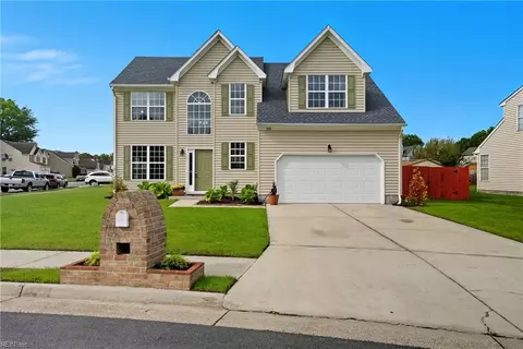 305 Ash Wood Dr, Suffolk, VA 23434