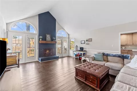 1101 Somerton Ln, Chesapeake, VA 23322