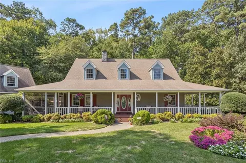 107 Jennie Dr, Yorktown, VA 23692
