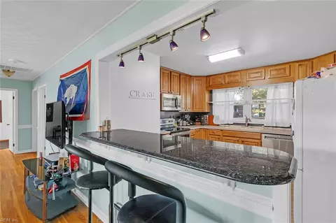 Kitchen - 10 Bonaire Dr, Hampton, VA 23669 photo 3 of 3