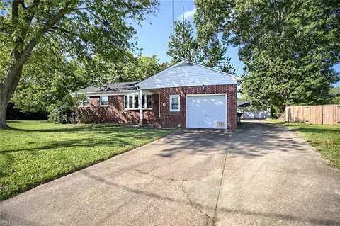 Exterior - 10 Bonaire Dr, Hampton, VA 23669 photo 10 of 10