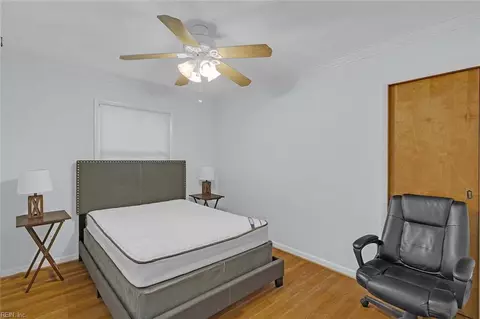 Bedroom - 10 Bonaire Dr, Hampton, VA 23669 photo 1 of 2
