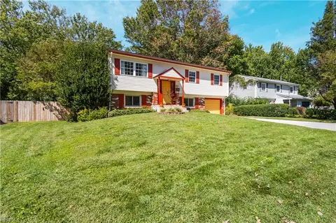 733 Lamplight Ln, Virginia Beach, VA 23452