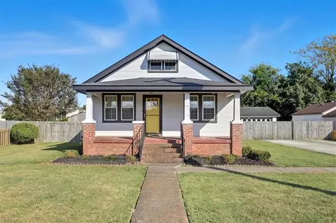 1114 Willow Ave, Chesapeake, VA 23325