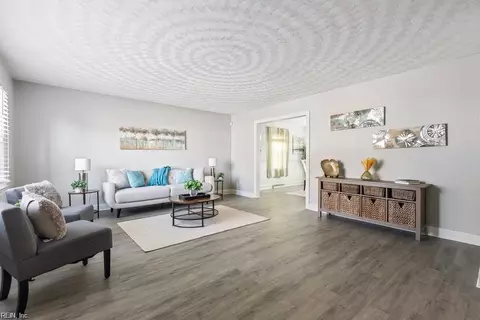 Living - 128 Wellons St, Suffolk, VA 23434 photo 5 of 7
