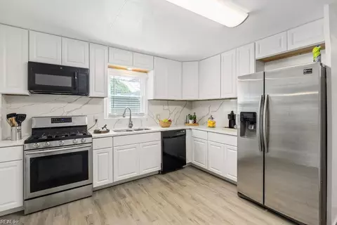 Kitchen - 128 Wellons St, Suffolk, VA 23434 photo 1 of 3