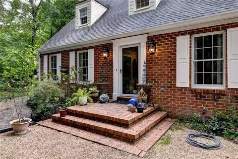 132 Bowstring Dr, Williamsburg, VA 23185 photo 2