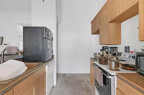 Kitchen - 46 Emeraude Plage #B, Hampton, VA 23605 photo 2 of 3
