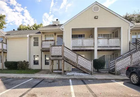 46 Emeraude Plage #B, Hampton, VA 23605