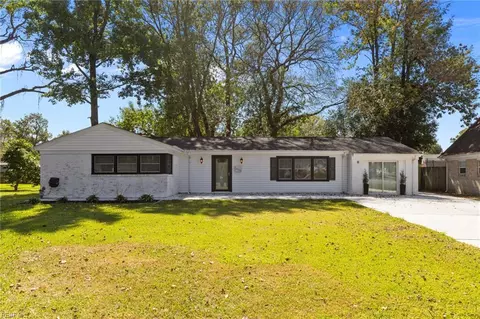 3705 Kings Point Cir, Virginia Beach, VA 23452