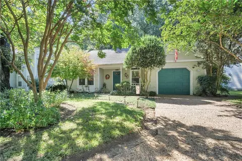 244 Ashridge Ln, Newport News, VA 23602