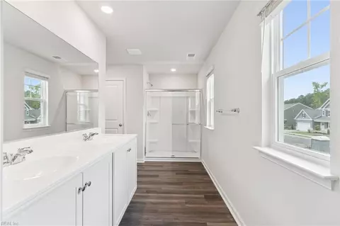 Entry Way - 4035 Brians Ln, Suffolk, VA 23434 photo 3 of 5