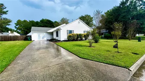 832 Garrow Rd, Newport News, VA 23608