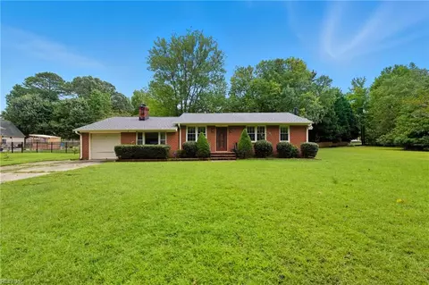 123 Kirby Ln, Yorktown, VA 23693
