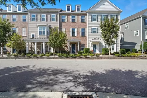 1725 Perla Dr, Virginia Beach, VA 23456
