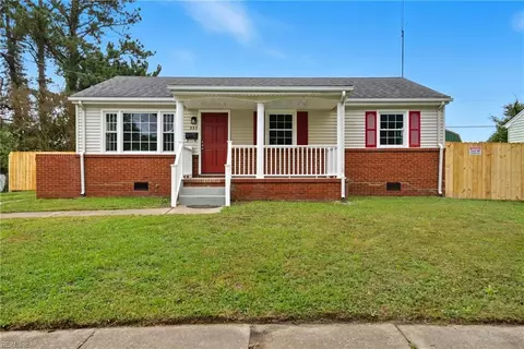 225 Mohican Dr, Portsmouth, VA 23701