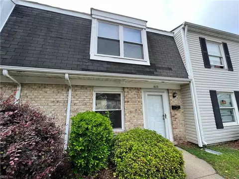 1612 Darren Cir, Portsmouth, VA 23701