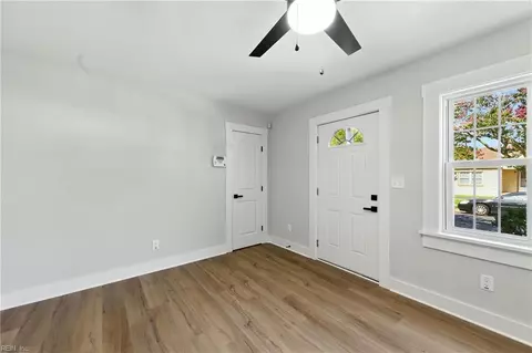 1028 Mapole Ave, Norfolk, VA 23504 photo 2