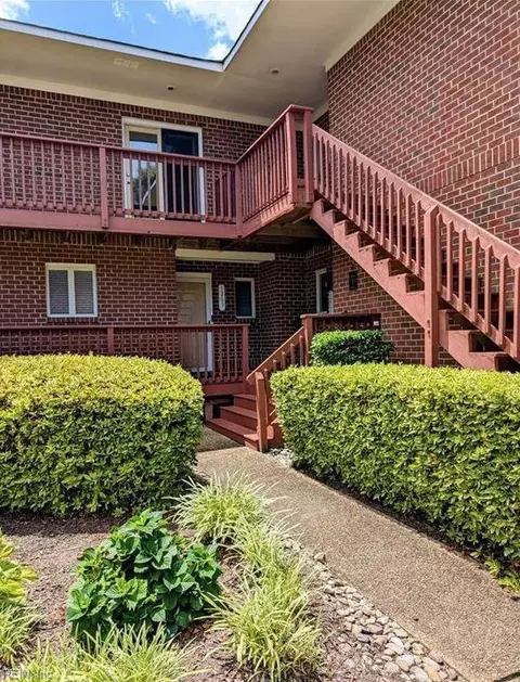 1265 Foursome Ln, Virginia Beach, VA 23455