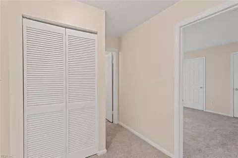 Entry Way - 20 A Lakeside Cres, Hampton, VA 23669 photo 2 of 3