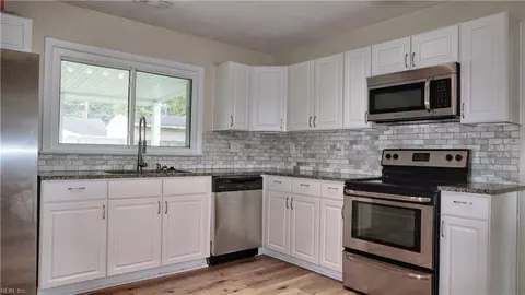 3401 Woodsman Ln, Virginia Beach, VA 23452