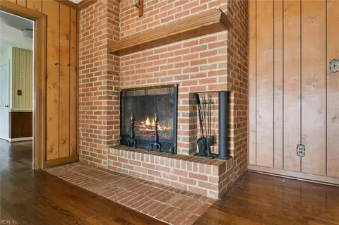 Living - 5 Hampton Key Rd, Williamsburg, VA 23185 photo 3 of 6