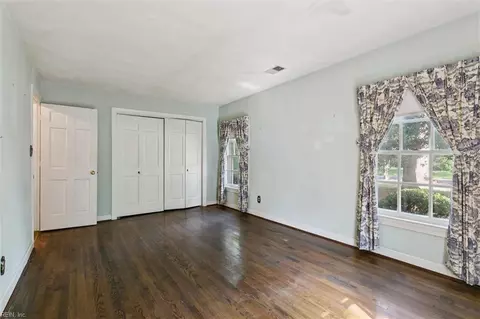 Bedroom - 5 Hampton Key Rd, Williamsburg, VA 23185 photo 2 of 7