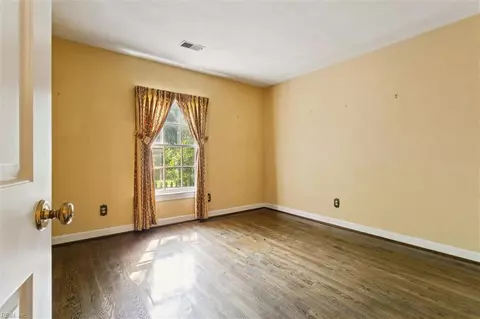 Bedroom - 5 Hampton Key Rd, Williamsburg, VA 23185 photo 3 of 7