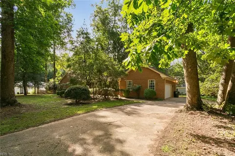 Exterior - 5 Hampton Key Rd, Williamsburg, VA 23185 photo 2 of 6