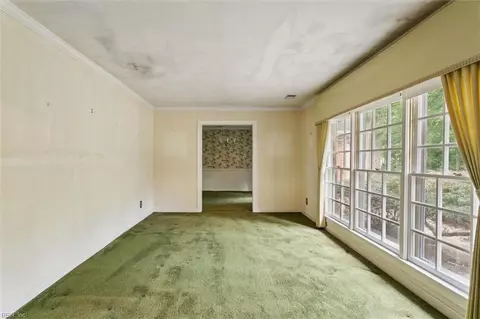 Living - 5 Hampton Key Rd, Williamsburg, VA 23185 photo 1 of 6
