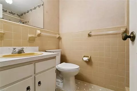 Bath - 5 Hampton Key Rd, Williamsburg, VA 23185 photo 1 of 3