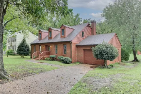 4 Saint Francis Dr, Newport News, VA 23602