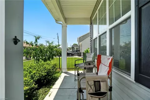 Exterior - 1072 Kane St, Norfolk, VA 23513 photo 4 of 8