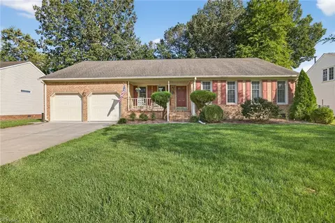 1419 Birch Leaf Rd, Chesapeake, VA 23320
