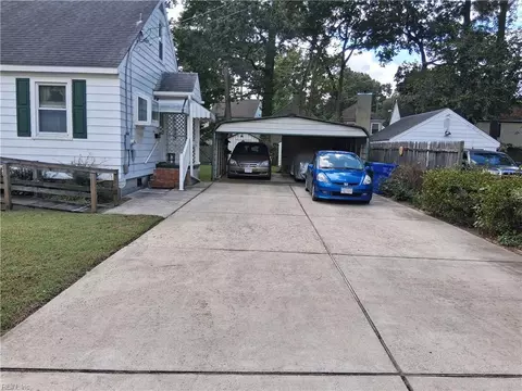 14 Alpine St, Newport News, VA 23606