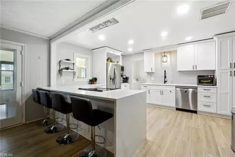 5213 Rolleston Dr, Virginia Beach, VA 23464