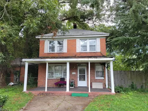 1904 Marshall Ave, Newport News, VA 23607