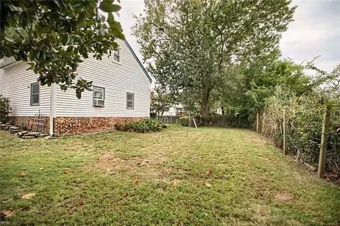 Exterior - 28 Sarfan Dr, Hampton, VA 23664 photo 3 of 6