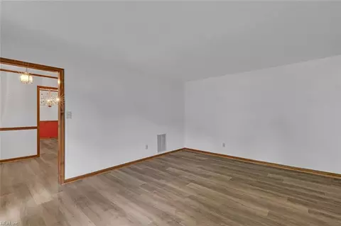 Living - 28 Sarfan Dr, Hampton, VA 23664 photo 2 of 7