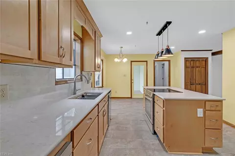 Kitchen - 28 Sarfan Dr, Hampton, VA 23664 photo 5 of 5