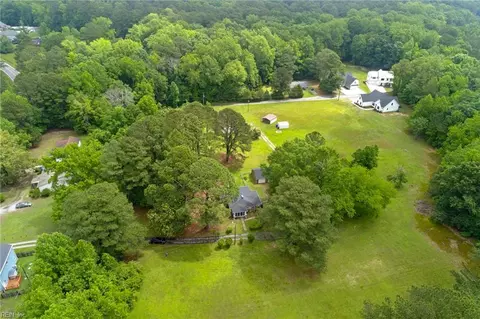 6944 Crittenden Rd, Suffolk, VA 23432