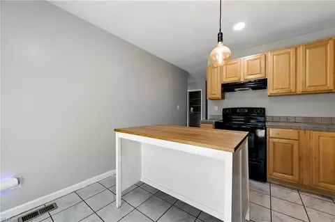 Kitchen - 400 Lee St, Hampton, VA 23669 photo 3 of 3