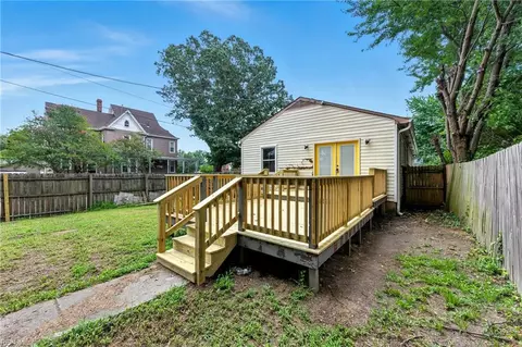 Exterior - 400 Lee St, Hampton, VA 23669 photo 7 of 7