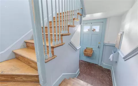 Entry Way - 7423 Hampton Blvd, Norfolk, VA 23505 photo 1 of 8