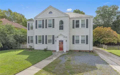 Exterior - 7423 Hampton Blvd, Norfolk, VA 23505 photo 2 of 4