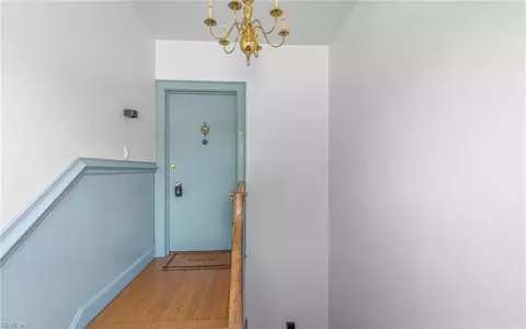 Entry Way - 7423 Hampton Blvd, Norfolk, VA 23505 photo 3 of 8
