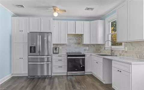 Kitchen - 7423 Hampton Blvd, Norfolk, VA 23505 photo 3 of 3