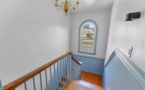 Entry Way - 7423 Hampton Blvd, Norfolk, VA 23505 photo 2 of 8